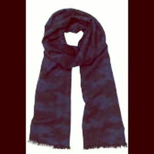 Club Monaco Men’s Tonal Camo Scarf